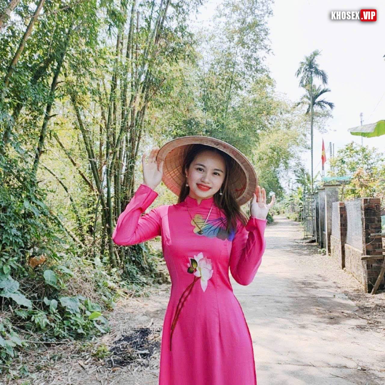 Địt vợ giáo viên vú to mình dây cực dâm (Full Clip + Pic) 18 Địt vợ giáo viên vú to mình dây cực dâm (Full Clip + Pic) - Hình 01