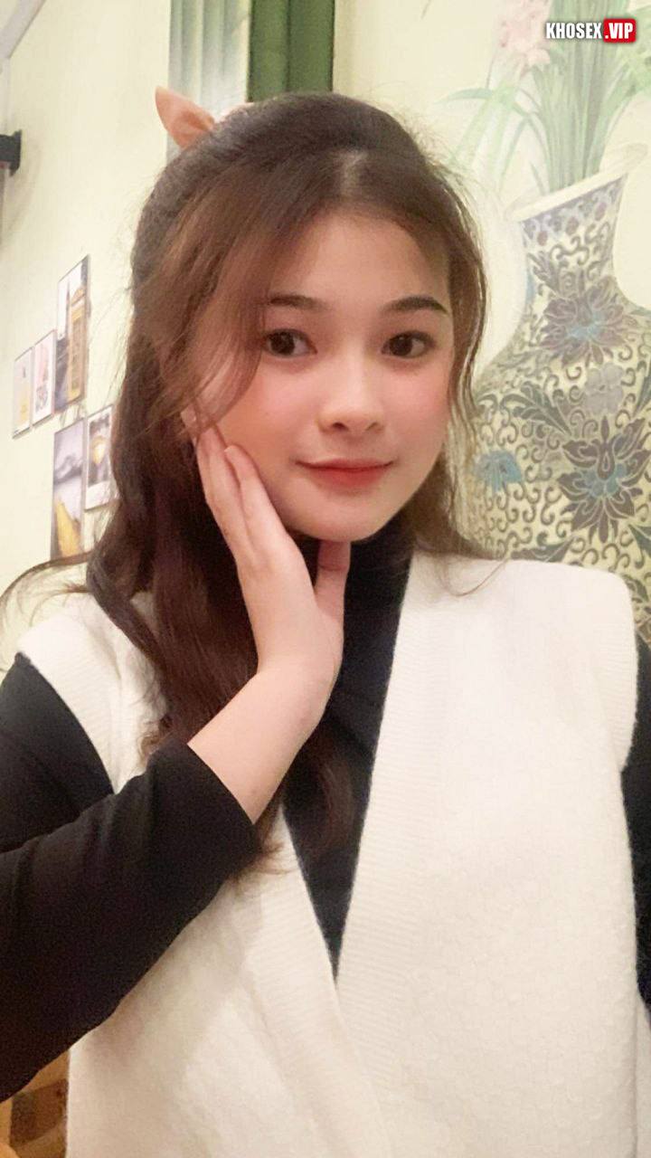 Vợ đang ngủ say chồng vạch quần ra địt cho đỡ nứng - Phần 2 (Full Pic + Clip) 37 Vợ đang ngủ say chồng vạch quần ra địt cho đỡ nứng - Phần 2 (Full Pic + Clip) - Hình 01