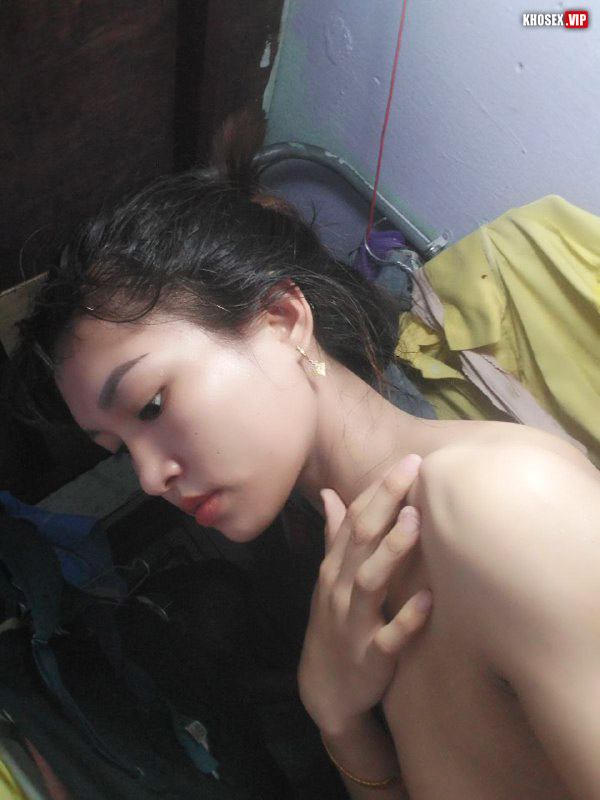 Vợ đang ngủ say chồng vạch quần ra địt cho đỡ nứng - Phần 2 (Full Pic + Clip) 51 Vợ đang ngủ say chồng vạch quần ra địt cho đỡ nứng - Phần 2 (Full Pic + Clip) - Hình 15