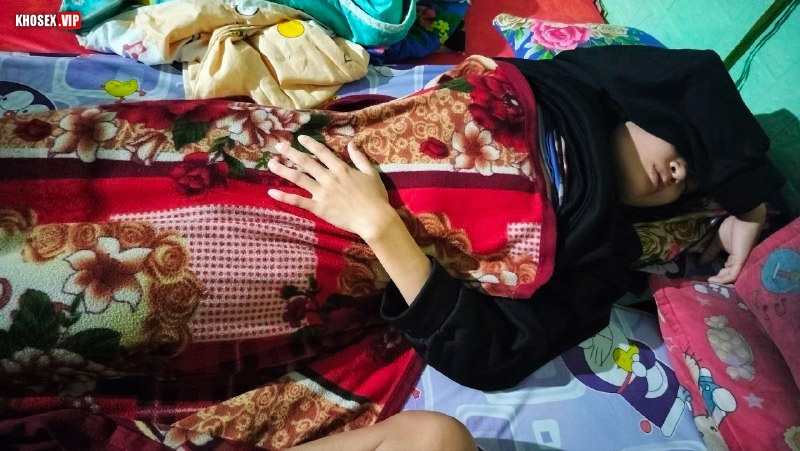 Vợ đang ngủ say chồng vạch quần ra địt cho đỡ nứng - Phần 2 (Full Pic + Clip) 69 Vợ đang ngủ say chồng vạch quần ra địt cho đỡ nứng - Phần 2 (Full Pic + Clip) - Hình 33