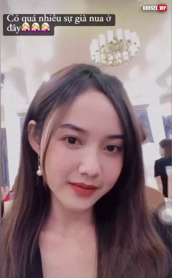 Thèm địt anh địt vào lồn em đi - Hình 04