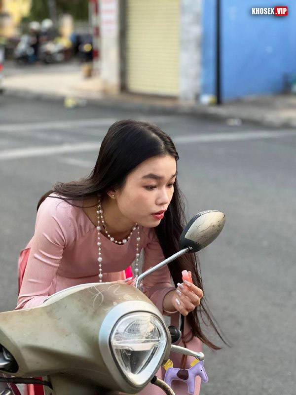 Clip sex Em teen xinh và bạn trai, em bú cái nét dâm quá - Phần 2 26 Clip sex Em teen xinh và bạn trai, em bú cái nét dâm quá - Phần 2 -Hình 08