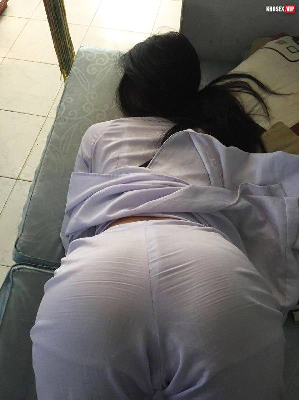 Lộ clip sex em học sinh đeo kính mặc áo dài địt với bạn trai (Full Clip + Pic) - Hình 04