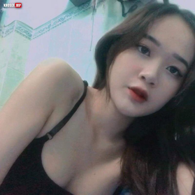 Lộ clip sex em học sinh đeo kính mặc áo dài địt với bạn trai (Full Clip + Pic) - Hình 05