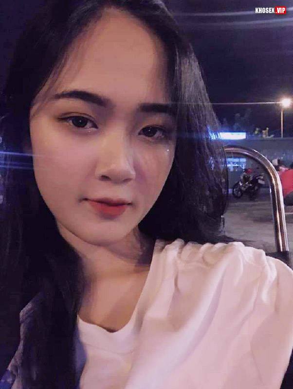 Lộ clip sex em học sinh đeo kính mặc áo dài địt với bạn trai (Full Clip + Pic) - Hình 07