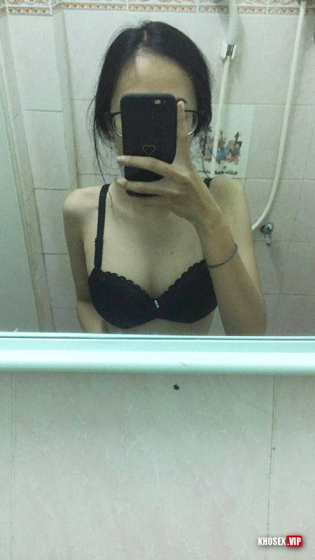 Lộ clip sex em học sinh đeo kính mặc áo dài địt với bạn trai (Full Clip + Pic) - Hình 22