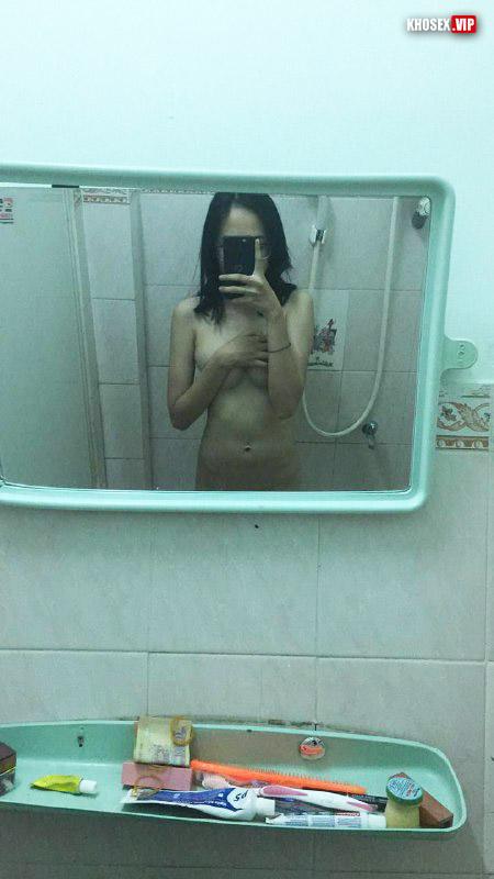 Lộ clip sex em học sinh đeo kính mặc áo dài địt với bạn trai (Full Clip + Pic) - Hình 24