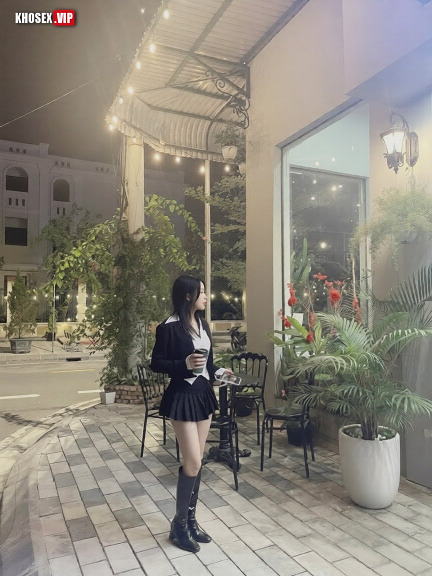 Lột đồ bắn ngoài cùng em fwb run cả người - Hình 01