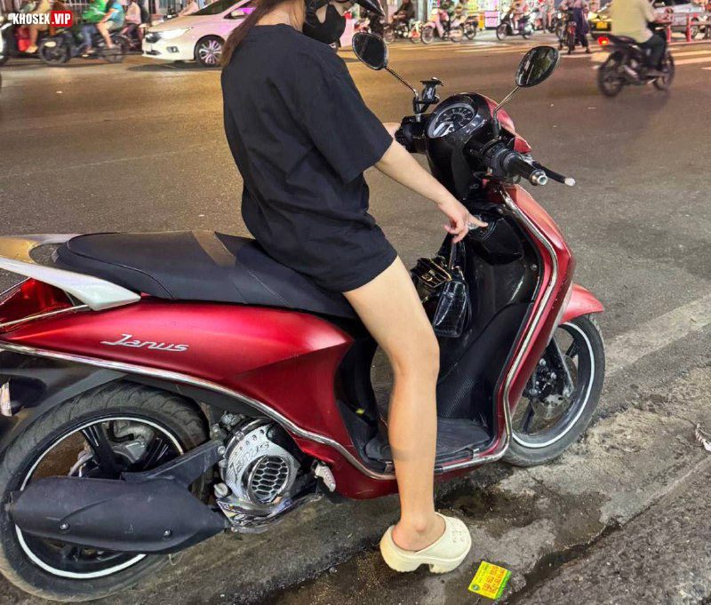 Vợ dâm thích đụ public chơi some (Full Clip + Pic) - Phần 3 12 Vợ dâm thích đụ public chơi some (Full Clip + Pic) - Phần 3 - Hình 06