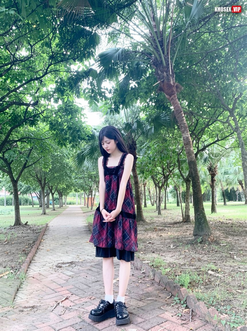 Luận Loan em gái Tung của (Full Clip + Pic) - Phần 1 - Hình 01