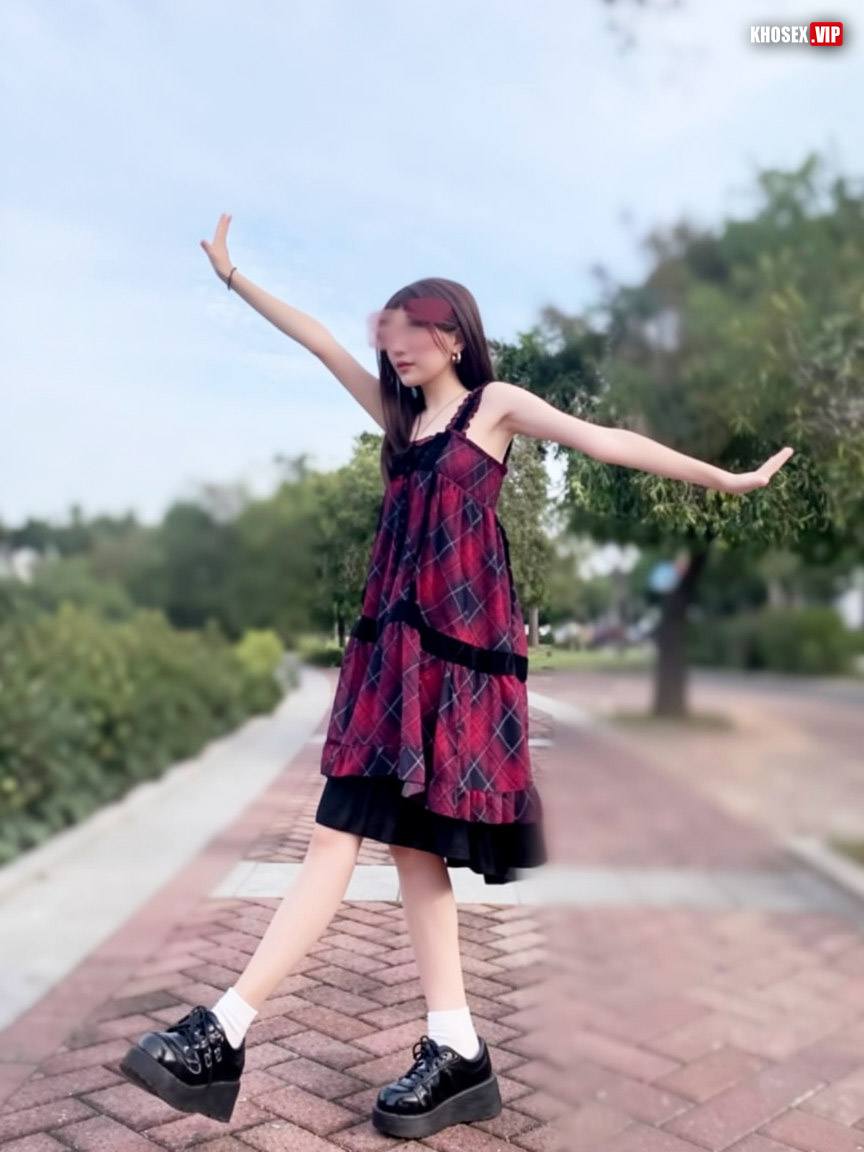 Luận Loan em gái Tung của (Full Clip + Pic) - Phần 1 - Hình 02