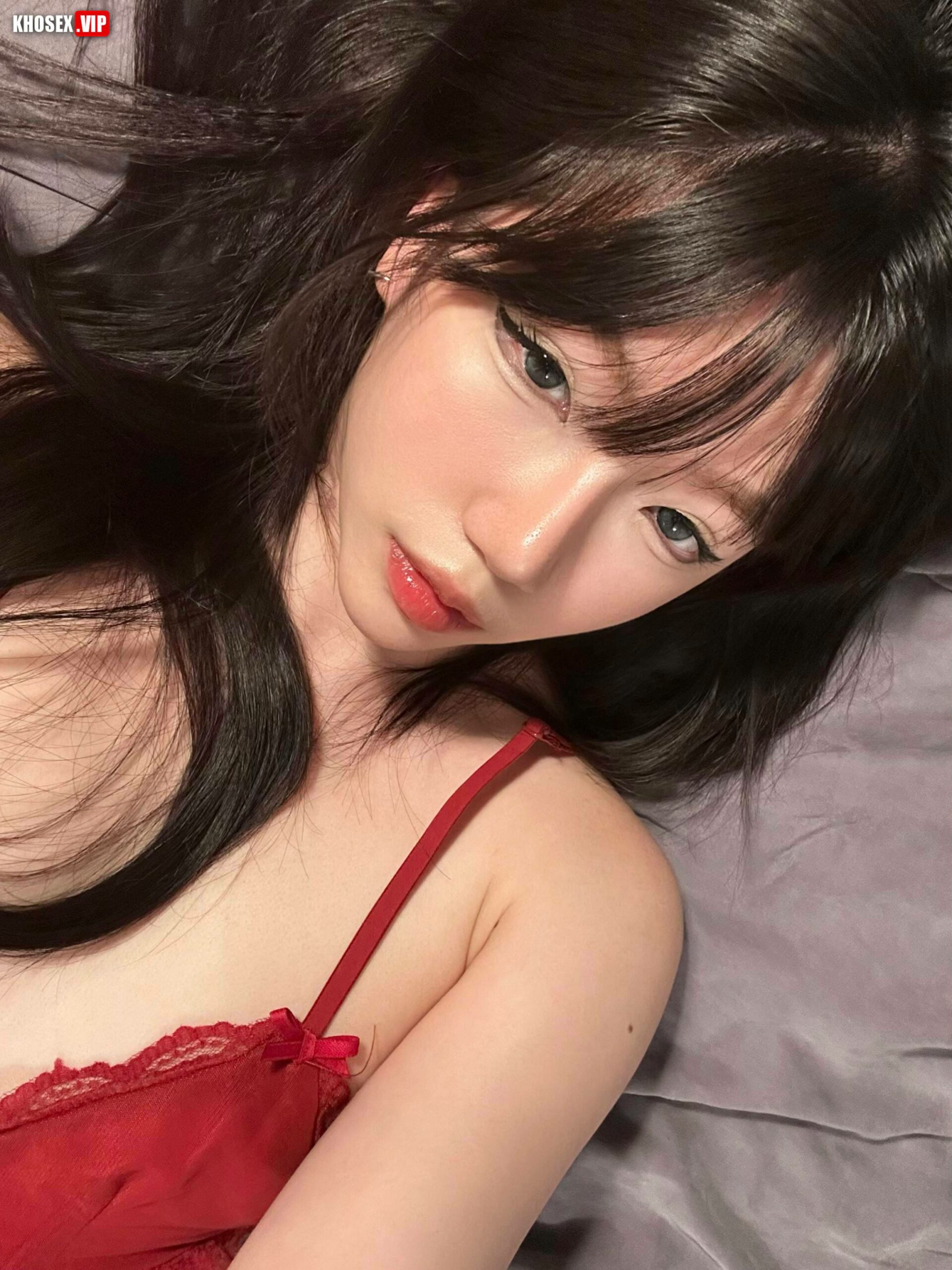 Siêu phẩm Aryminh địt với bạn trai trong bộ nội y màu đỏ - Hình 03