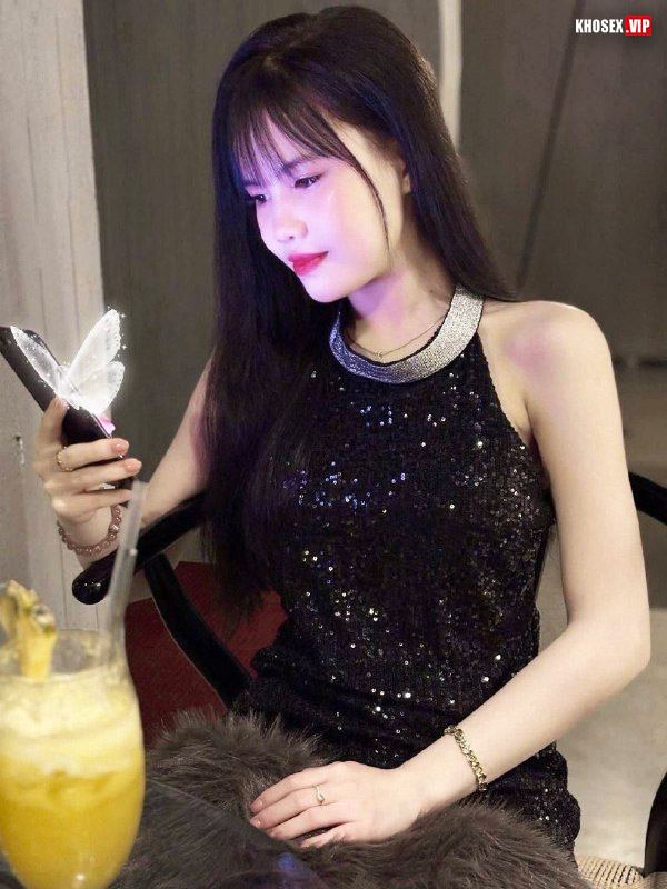 Lộ clip sex cặp vợ chồng đụ nhau cạnh cửa kính cho người khác thấy (Full Clip + Pic) - Phần 1 - Hình 01