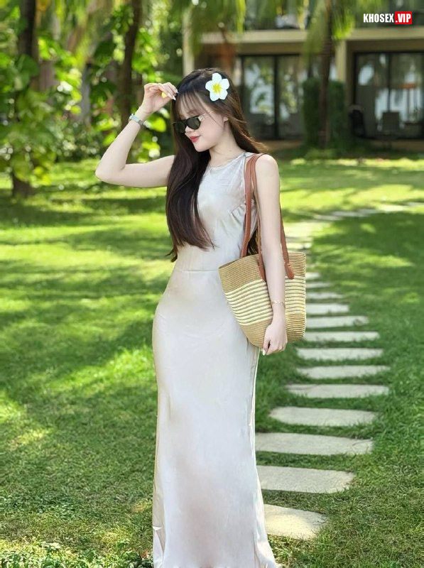 Lộ clip sex cặp vợ chồng đụ nhau cạnh cửa kính cho người khác thấy (Full Clip + Pic) - Phần 1 - Hình 02
