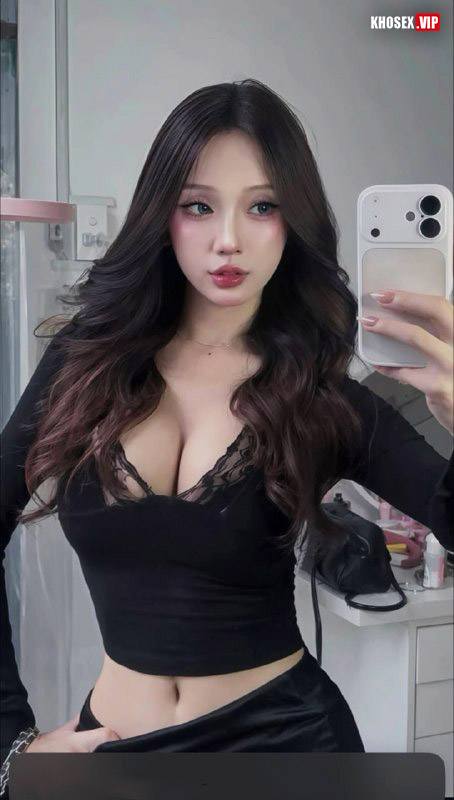 Lộ clip sex đụ em tiktoker mặt xinh dâm vú to cực phẩm - Hình 02